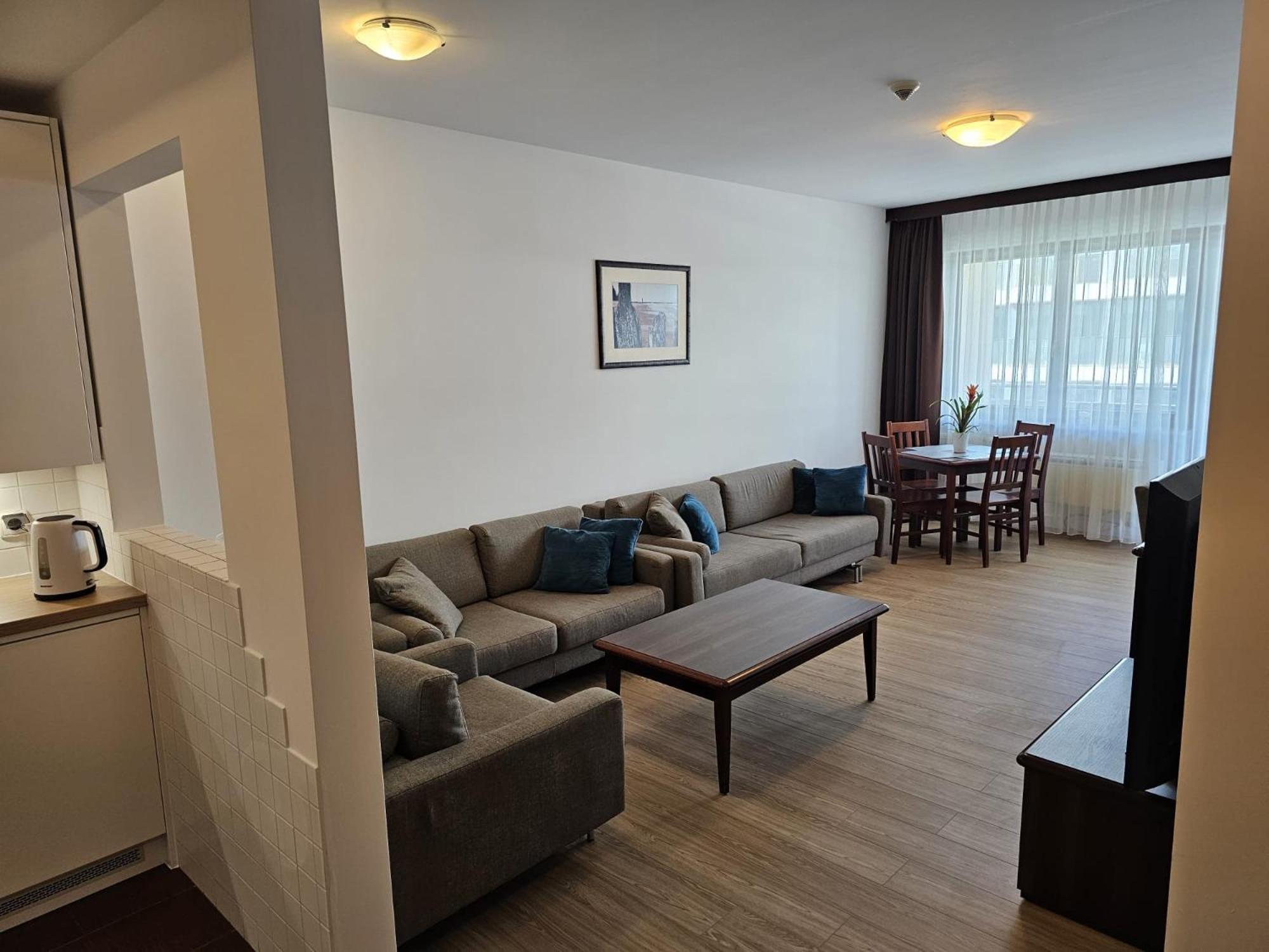 56 M2 Arka Medical Apartment